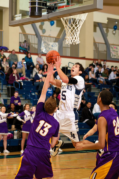 Nate Yaw for two and the foul